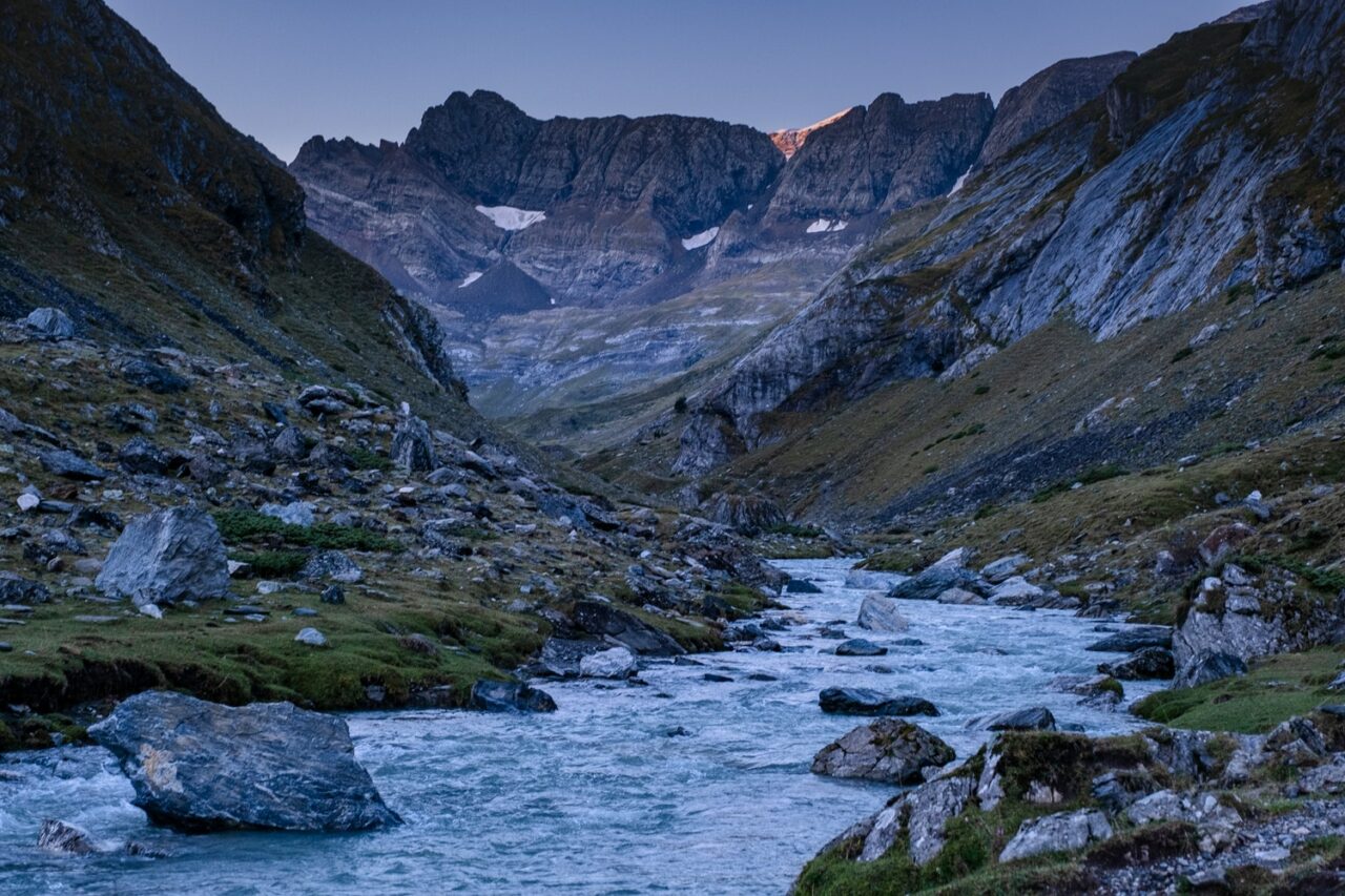 Cirque D Estaub Randonn E Refuge De Tourquerouye Globefreelancers