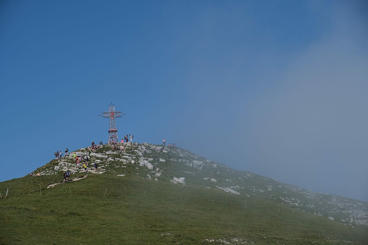 Cr T De La Neige Et Reculet Randonn E Dans Le Jura Globefreelancers