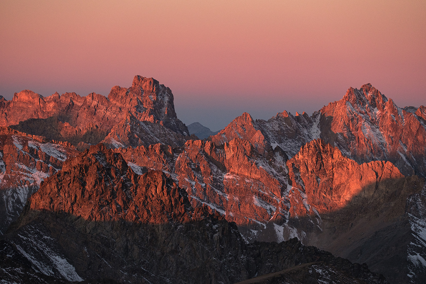 Alpine glow dans les Alpes du Sud