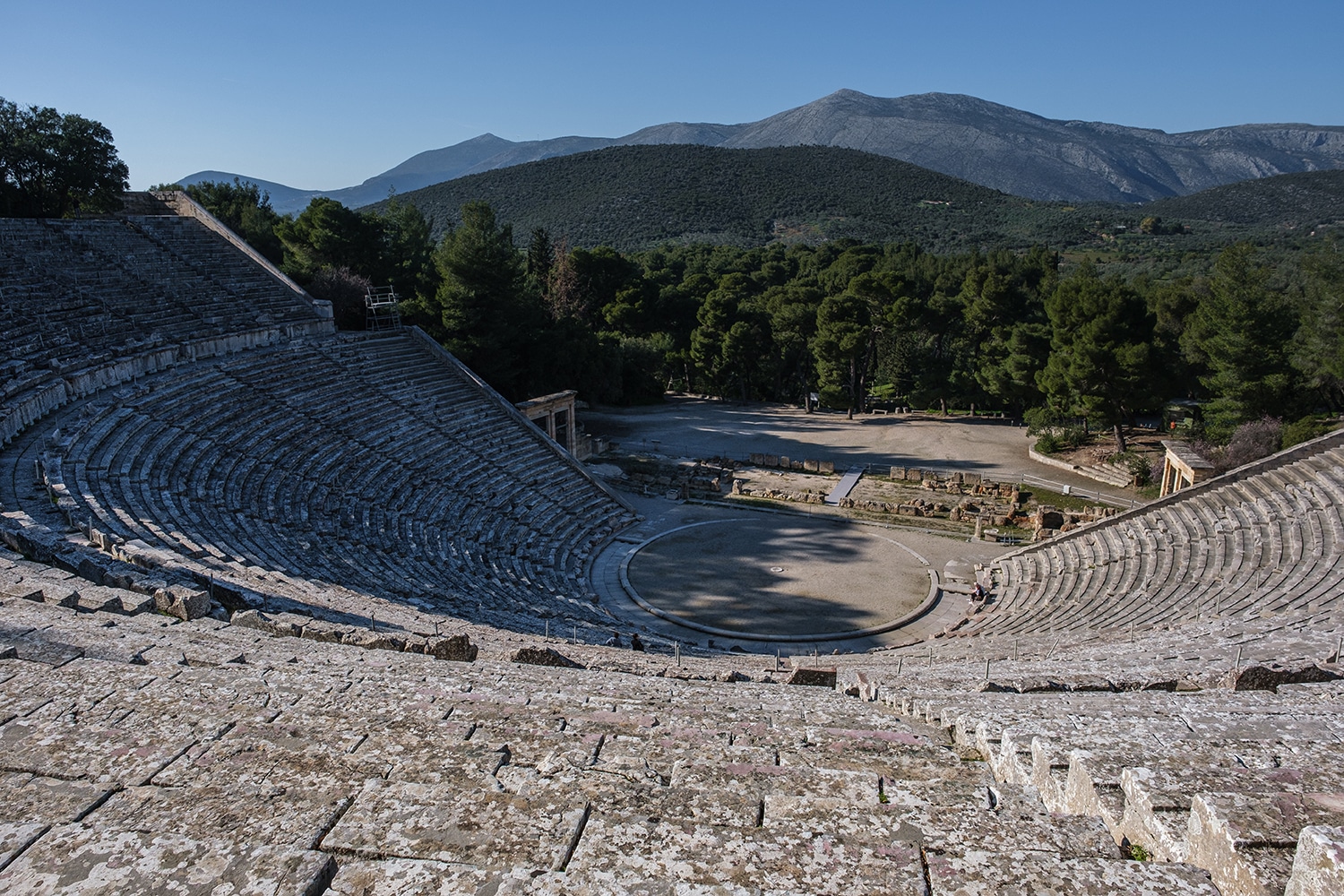 Amphithéâtre d'Épidaure en Grèce dans le Péloponnèse à voir absolument