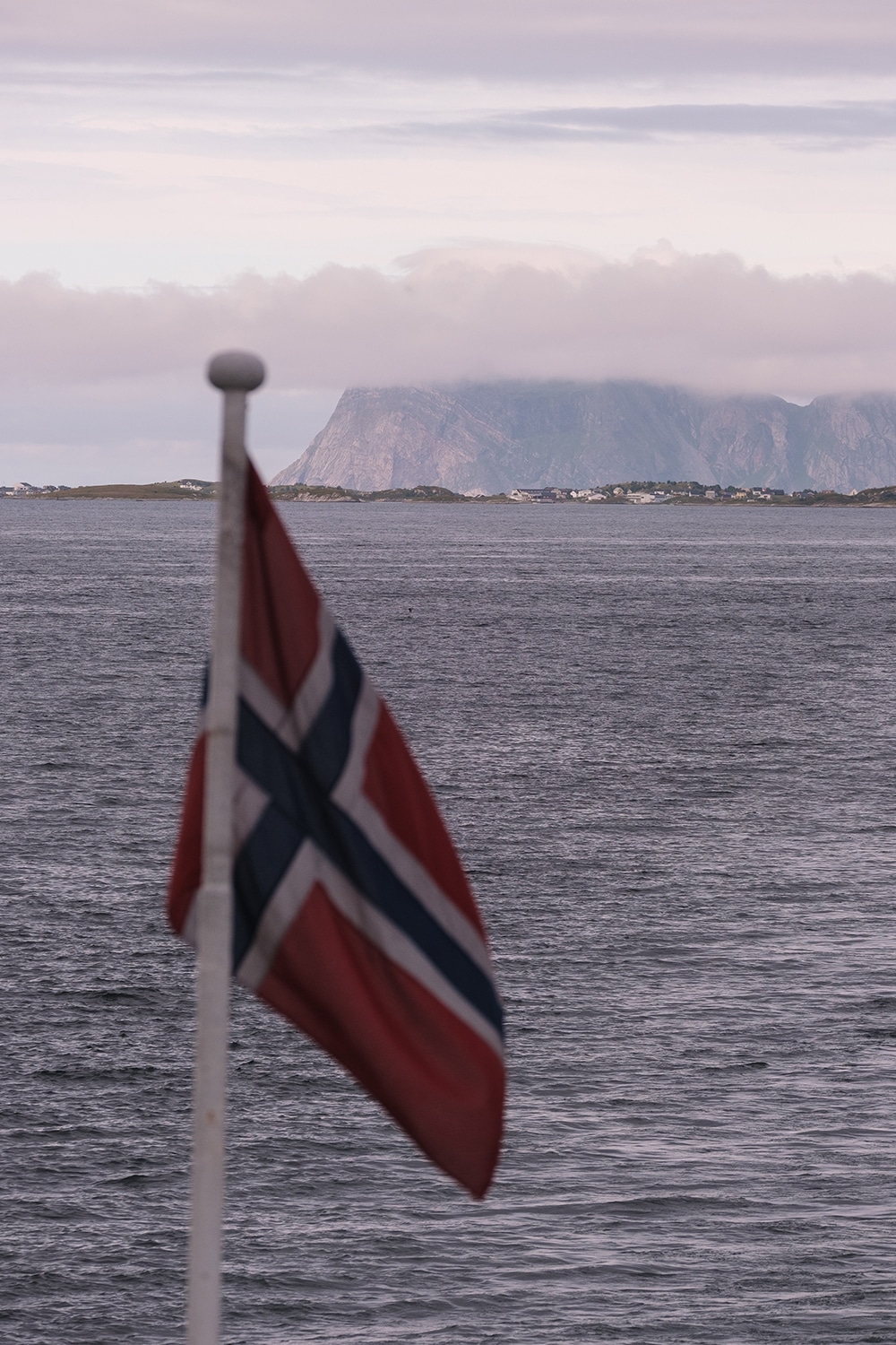 Ferry pour aller sur l'île de Senja en Norvège